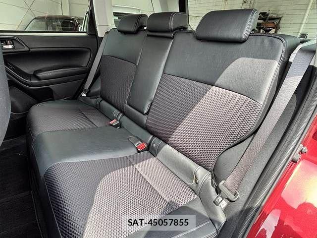 Subaru FORESTER 2018-06 8354518-25