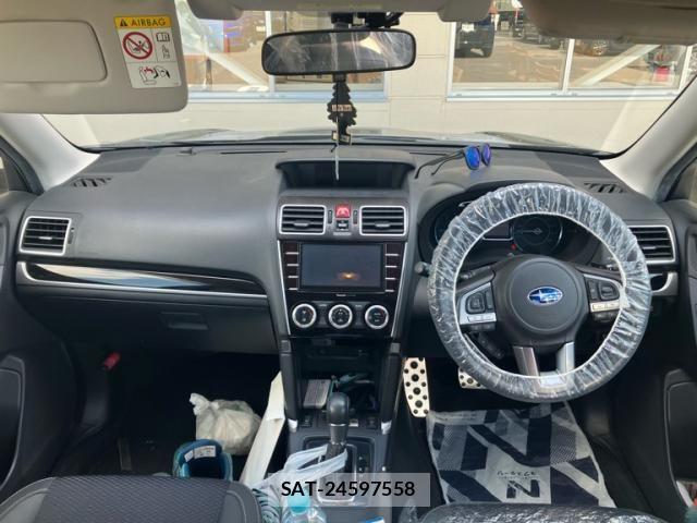 Subaru FORESTER 2016-06 8371671-16