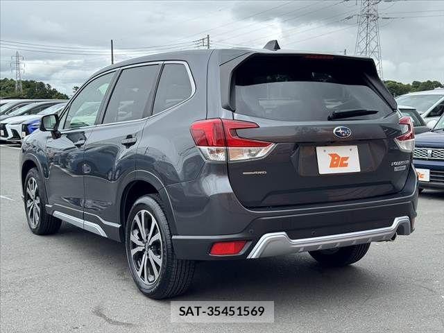 Subaru FORESTER 2025-02 8412504-12