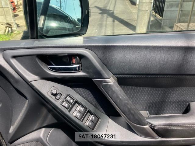 Subaru FORESTER 2016-02 8412513-17