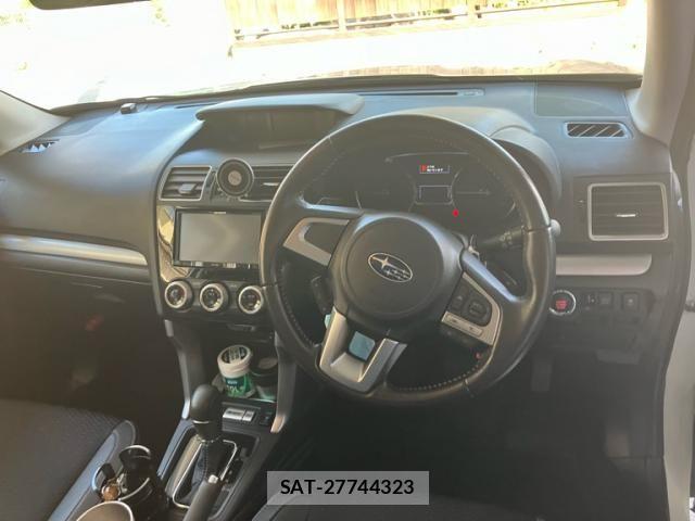 Subaru FORESTER 2018-06 8412512-13