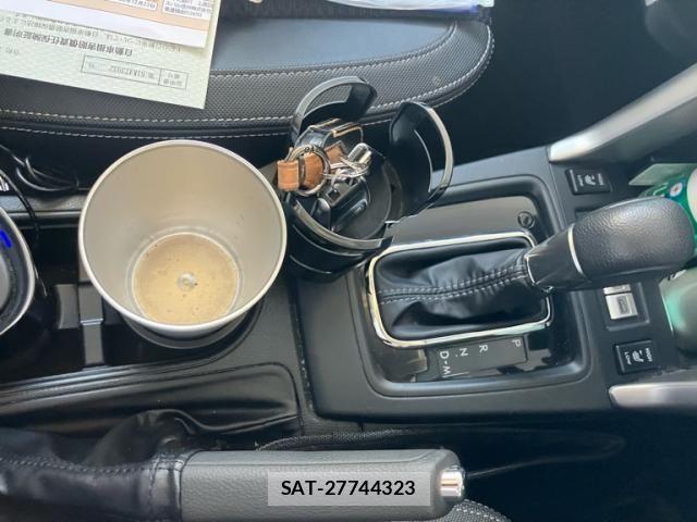 Subaru FORESTER 2018-06 8412512-17