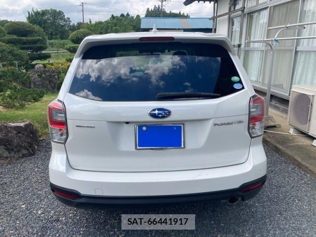 Subaru FORESTER 2016-05 8457520-10