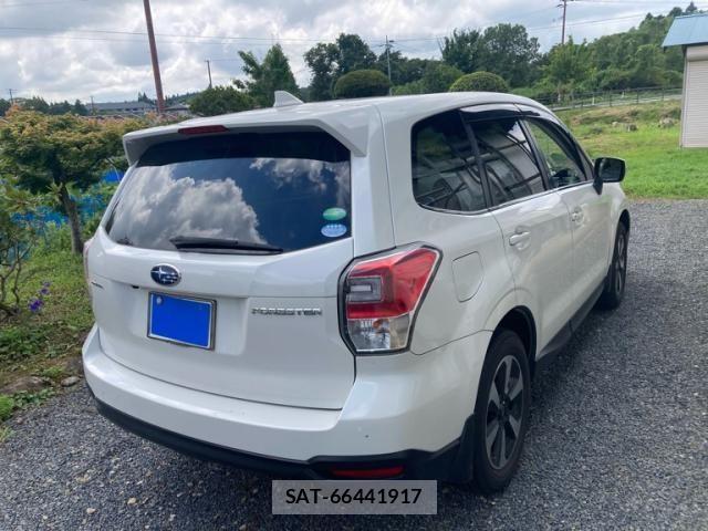 Subaru FORESTER 2016-05 8457520-11