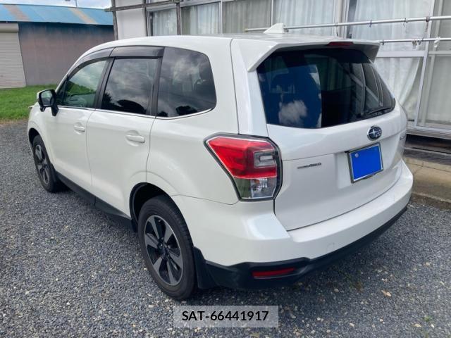 Subaru FORESTER 2016-05 8457520-12