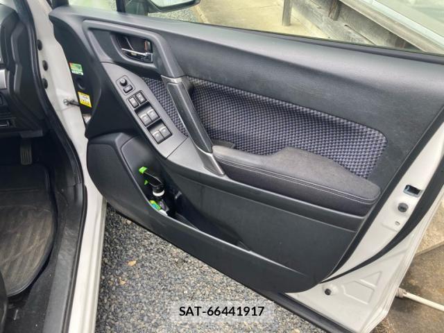 Subaru FORESTER 2016-05 8457520-18