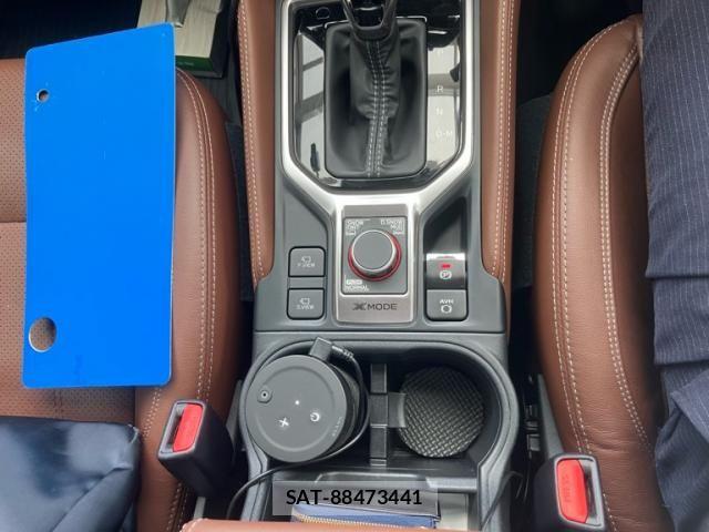 Subaru FORESTER 2018-10 8524904-24