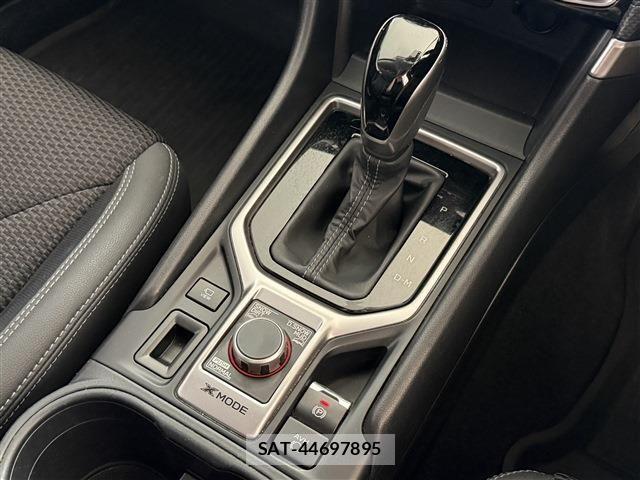Subaru FORESTER 2018-09 8561953-13