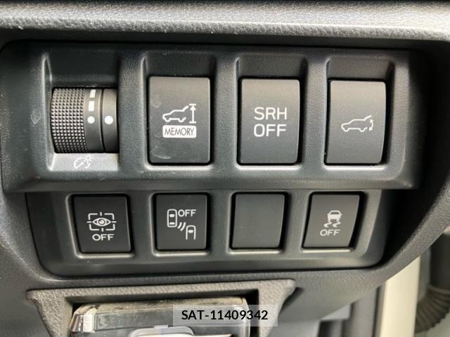 Subaru FORESTER 2019-10 8561950-16