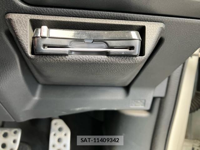 Subaru FORESTER 2019-10 8561950-17