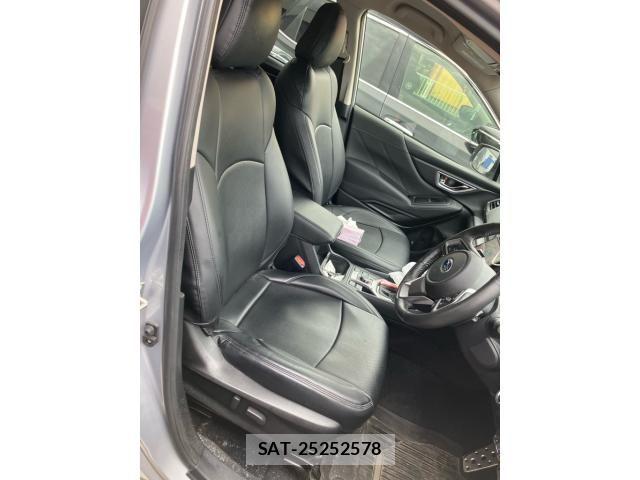 Subaru FORESTER 2019-02 8626838-13
