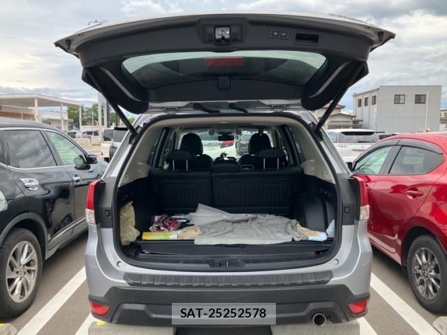 Subaru FORESTER 2019-02 8626838-24