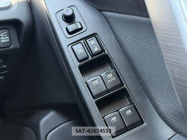 Subaru FORESTER 2013-10 8626853-25