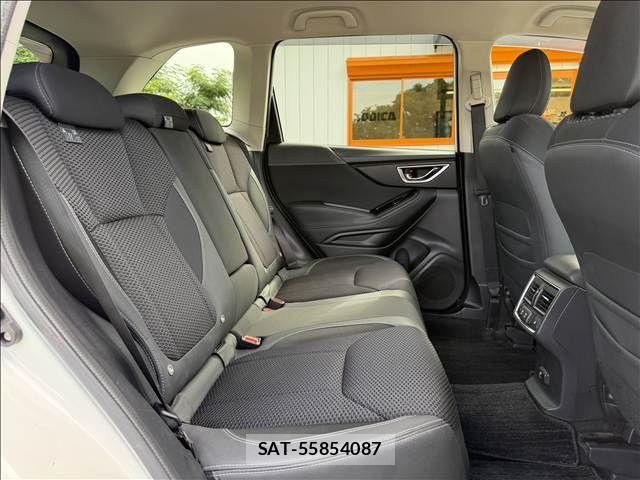 Subaru FORESTER 2018-08 8659159-25