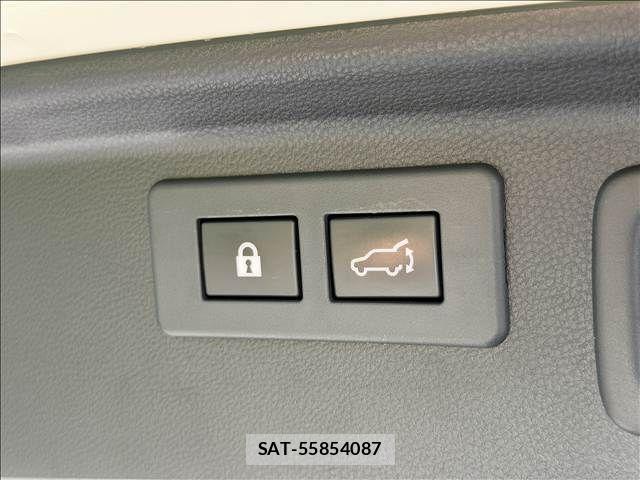 Subaru FORESTER 2018-08 8659159-26