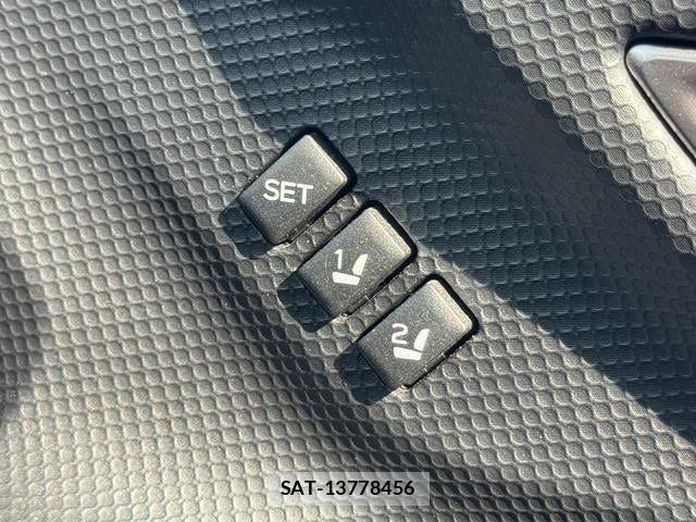 Subaru FORESTER 2018-09 8666161-24