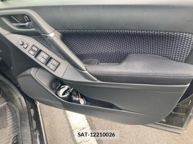 Subaru FORESTER 2017-05 8829128-8
