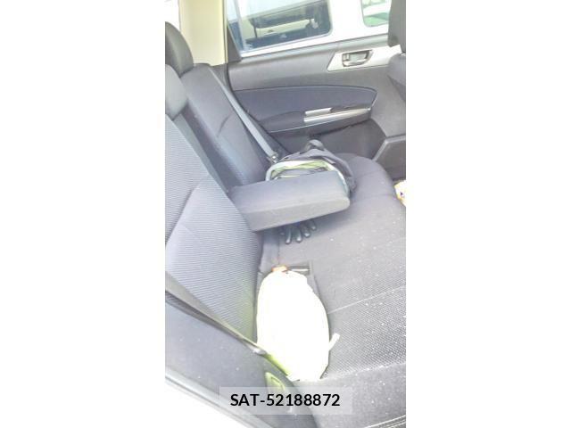 Subaru FORESTER 2012-01 8849066-8