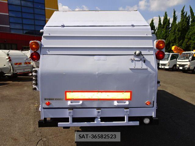 Isuzu FORWARD 2005-01 883056-4