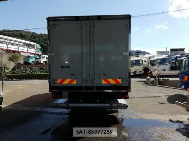 Isuzu FORWARD 2018-12 1221247-4