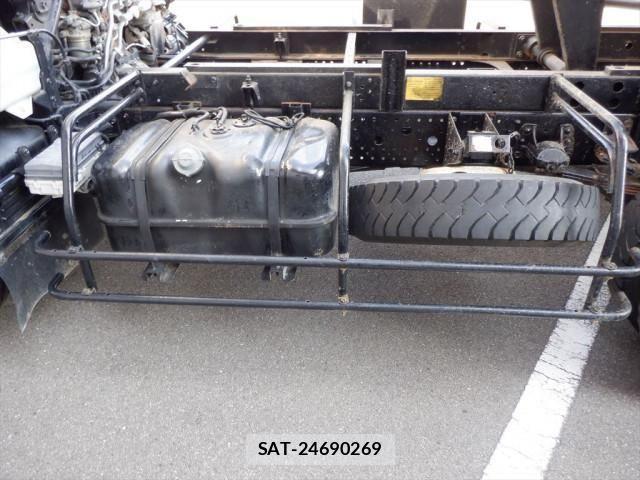 Isuzu FORWARD 2013-06 1228113-15