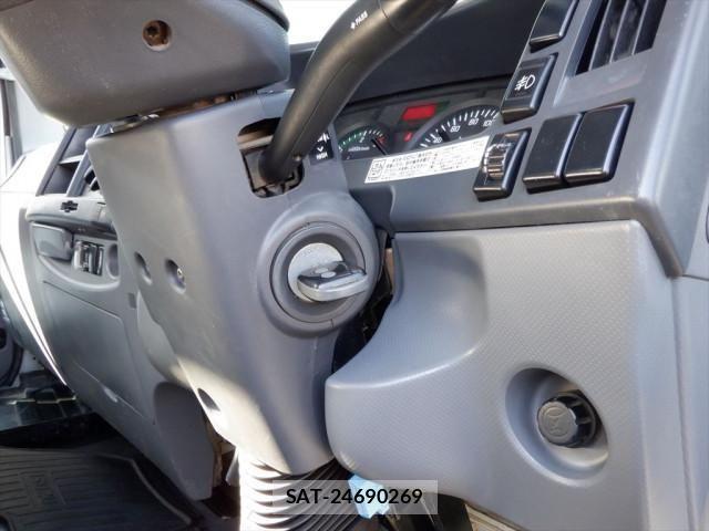Isuzu FORWARD 2013-06 1228113-20