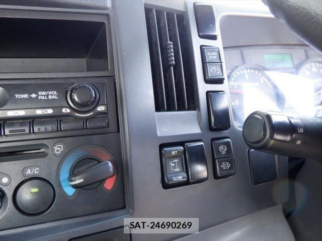 Isuzu FORWARD 2013-06 1228113-23