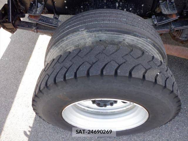 Isuzu FORWARD 2013-06 1228113-24