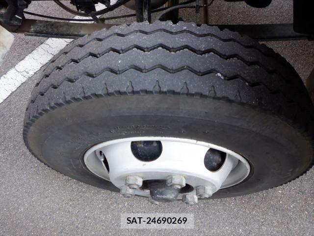 Isuzu FORWARD 2013-06 1228113-26