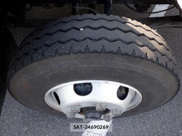 Isuzu FORWARD 2013-06 1228113-27