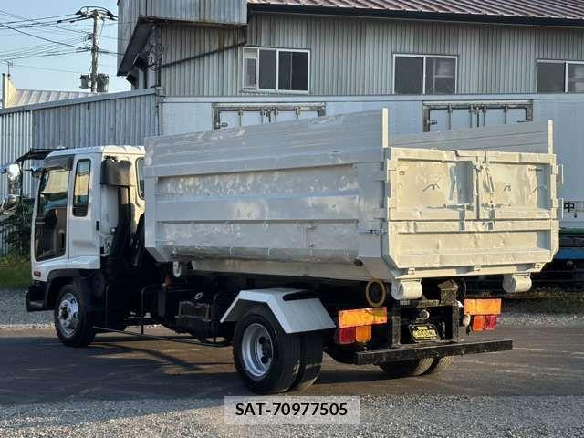 Isuzu FORWARD 2004-06 1327824-9