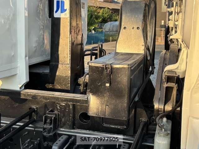 Isuzu FORWARD 2004-06 1327824-16