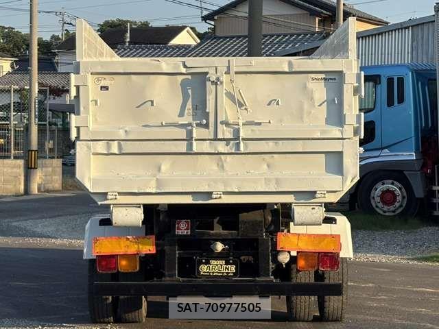 Isuzu FORWARD 2004-06 1327824-8