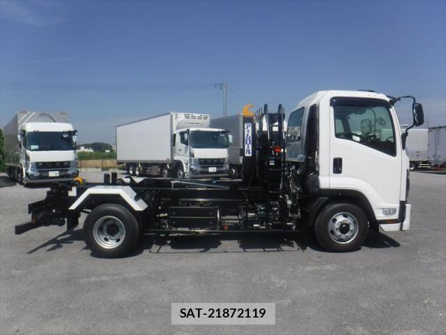 Isuzu FORWARD 2025-06 1346858-9