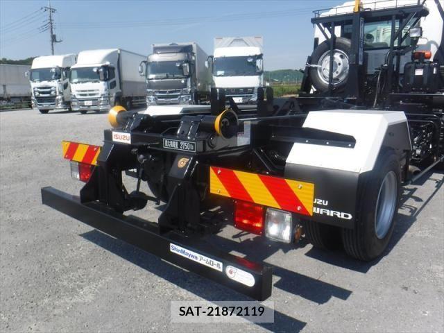 Isuzu FORWARD 2025-06 1346858-13