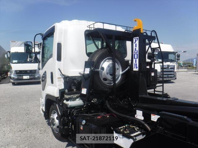 Isuzu FORWARD 2025-06 1346858-15
