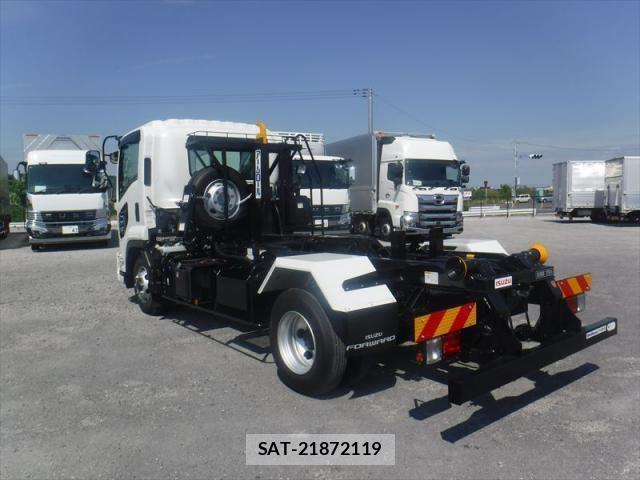 Isuzu FORWARD 2025-06 1346858-16