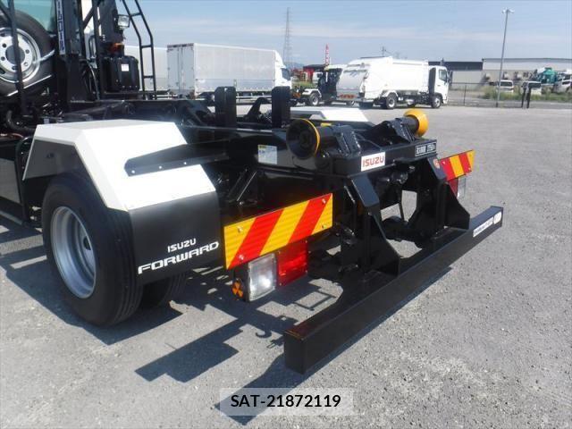Isuzu FORWARD 2025-06 1346858-17