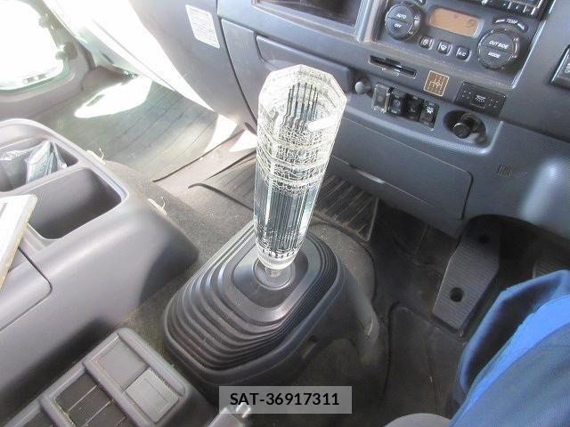 Isuzu FORWARD 2020-09 1426165-16