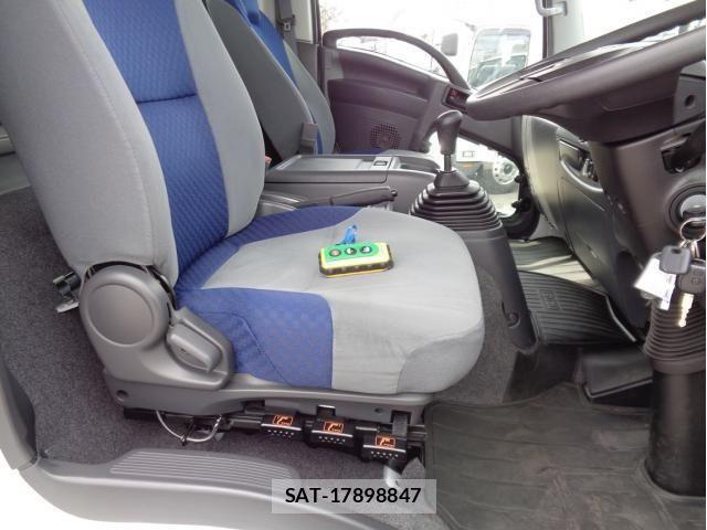 Isuzu FORWARD 2022-02 837324-26