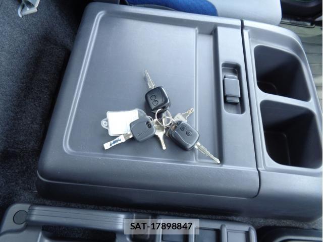 Isuzu FORWARD 2022-02 837324-28