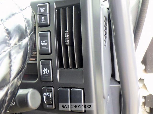 Isuzu FORWARD 2023-08 1116060-19