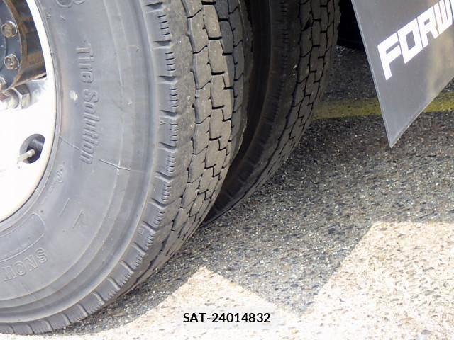 Isuzu FORWARD 2023-08 1116060-23
