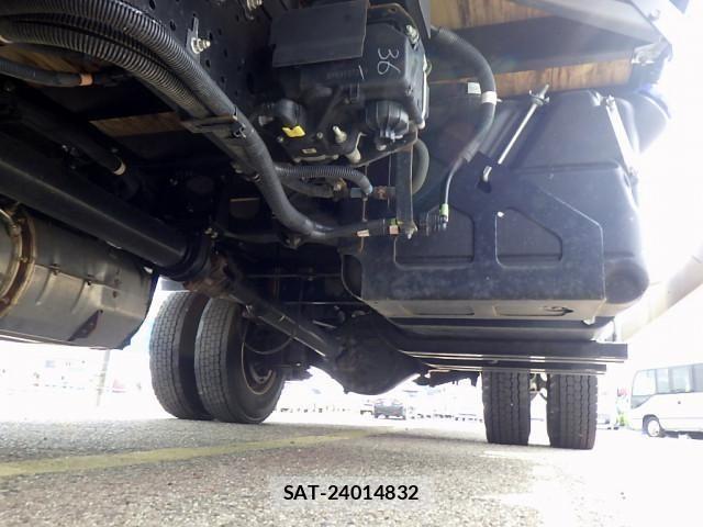 Isuzu FORWARD 2023-08 1116060-24