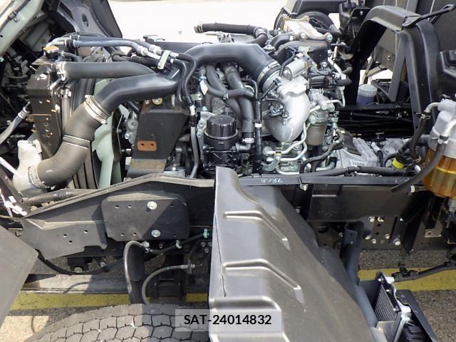 Isuzu FORWARD 2023-08 1116060-26