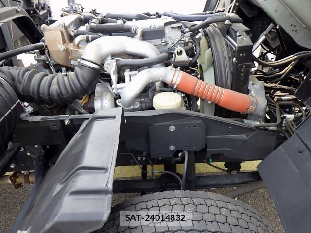 Isuzu FORWARD 2023-08 1116060-27
