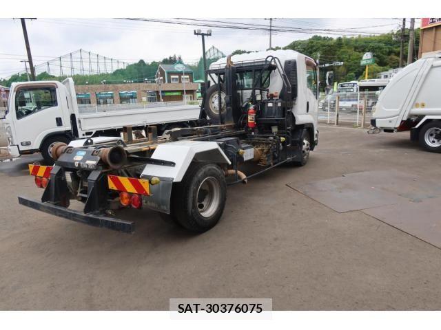 Isuzu FORWARD 2011-11 1002519-4