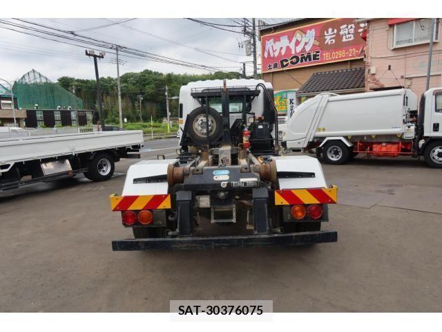 Isuzu FORWARD 2011-11 1002519-5