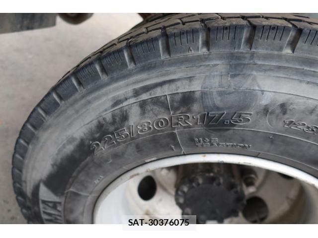 Isuzu FORWARD 2011-11 1002519-24