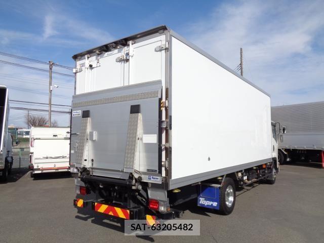 Isuzu FORWARD 2022-02 858266-2